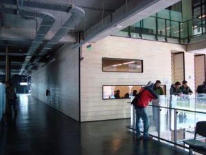 https://hilamdsr.azurewebsites.net/chile/wp-content/uploads/sites/14/1970/01/innovador-uso-de-la-madera-en-un-recinto-academico_122_13-300x225.jpg